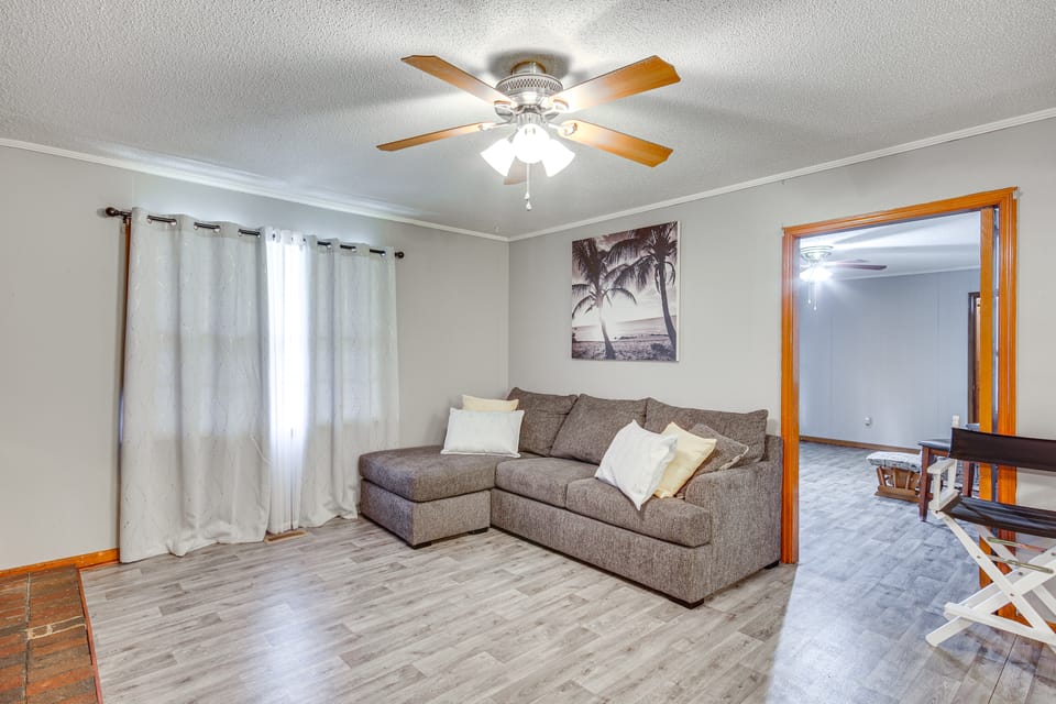 Quiet & Cozy Rembert Home ~ 9 Mi to Air Force Base House in South Carolina