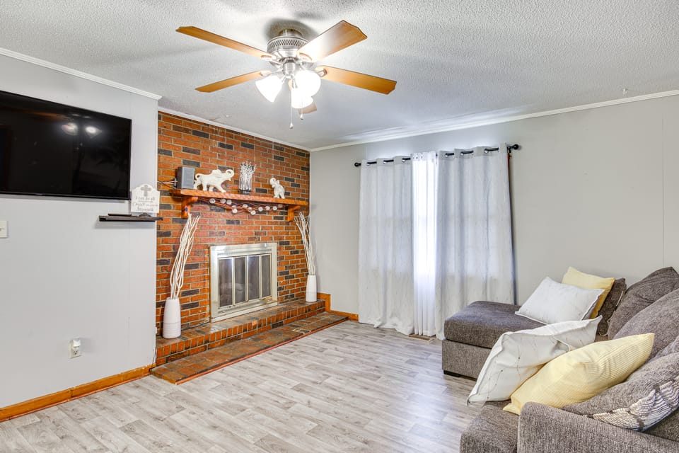 Quiet & Cozy Rembert Home ~ 9 Mi to Air Force Base House in South Carolina