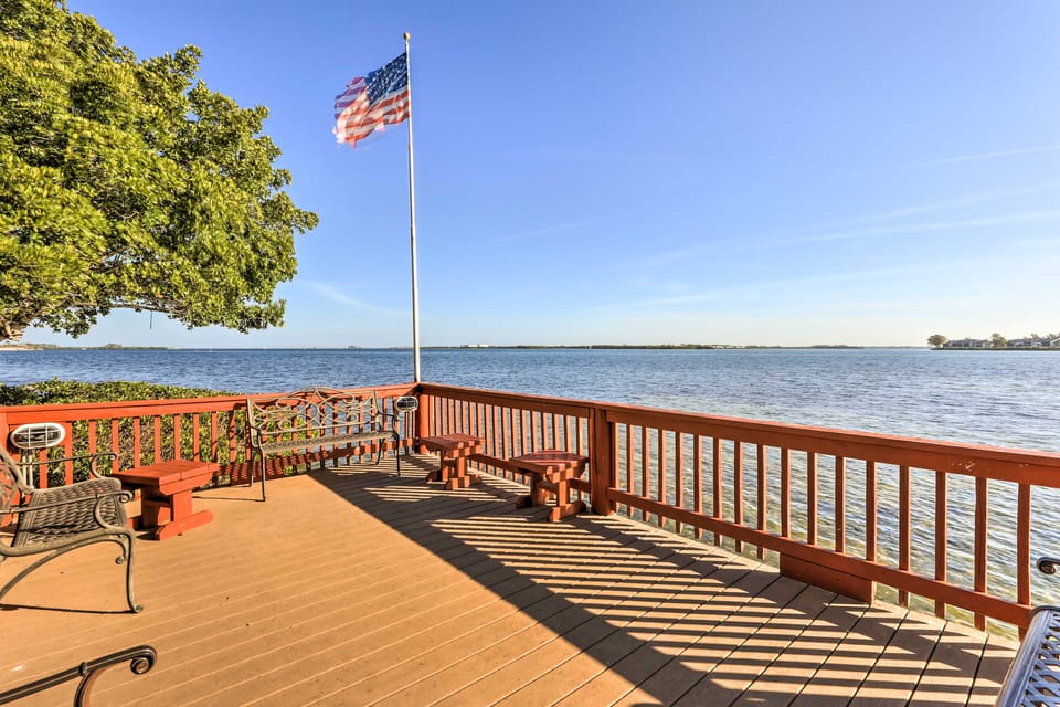 Walkable Bradenton Beach Condo w/ Resort Access Apartment in Bradenton Beach
