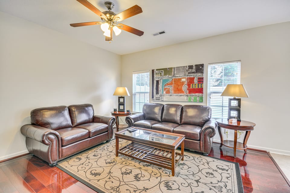 Cozy Greensboro Townhome w/ Community Pool & Grill Apartment in High Point