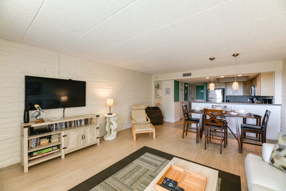 Beachfront Condo w/ Pool Access in Port Aransas Apartment in Port Aransas