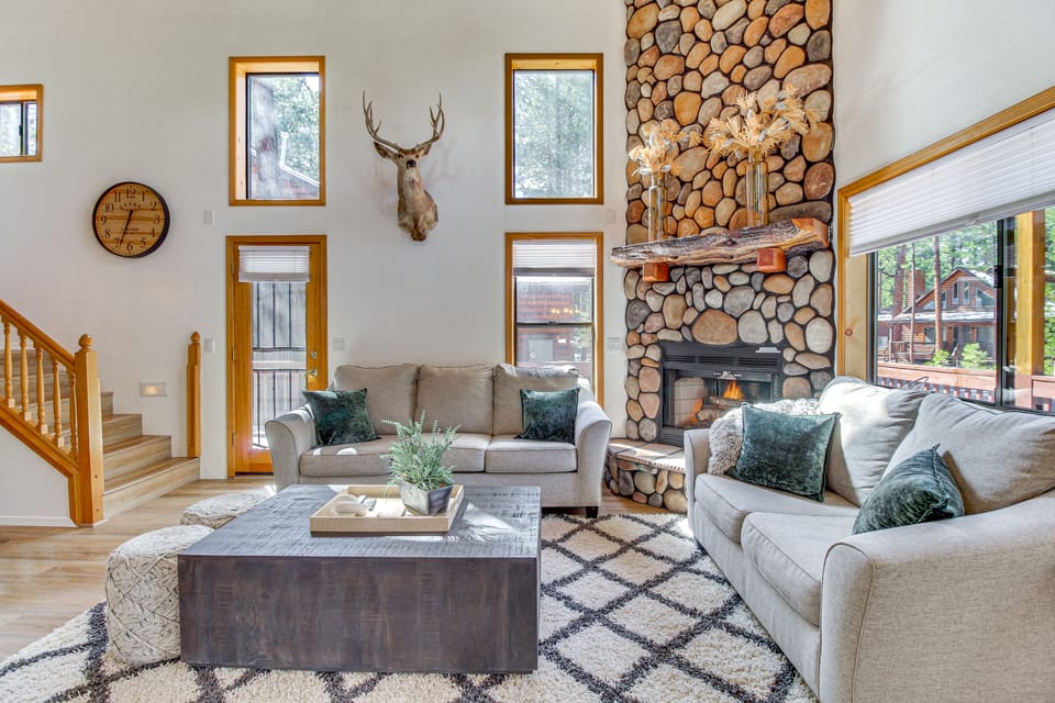 Pet-Friendly Cabin w/ Fire Pit in Pinetop! House in Arizona