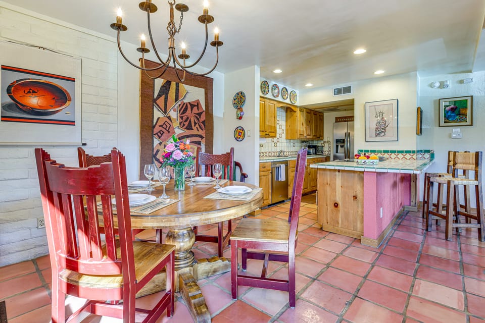 Bright Santa Fe Condo: 30 Min from Ski Basin! Apartment in Santa Fe
