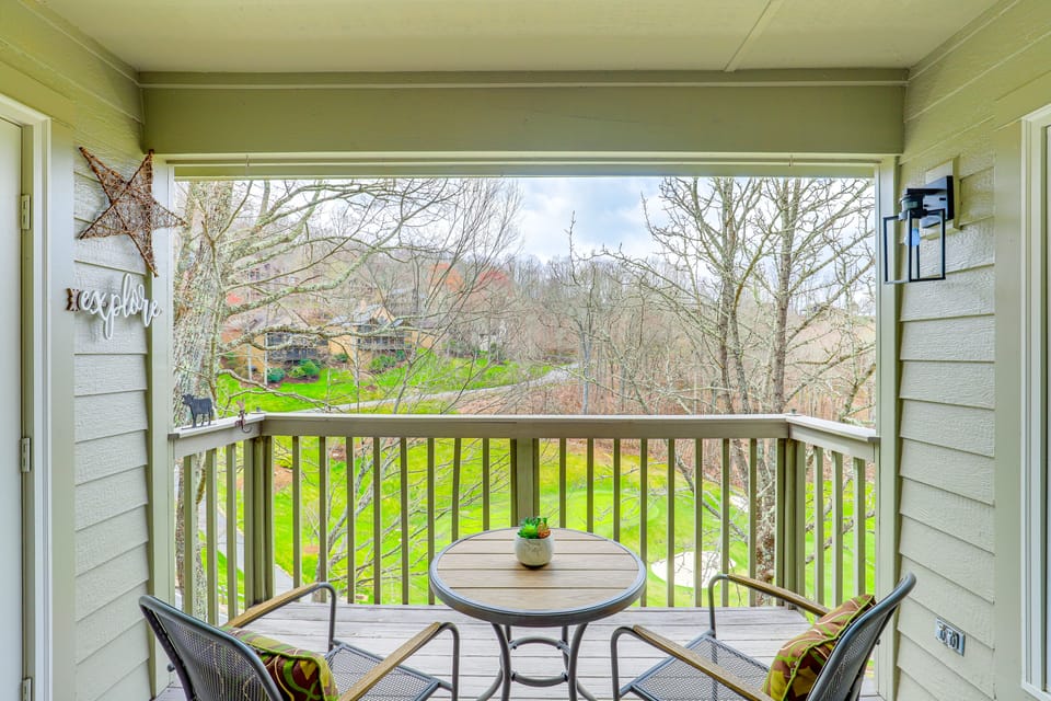 Golf Course Views: Condo in Blue Ridge Mountains! Apartment in Tennessee