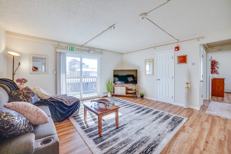 Quiet Anchorage Retreat, 4 Mi to Earthquake Park Apartment in Anchorage