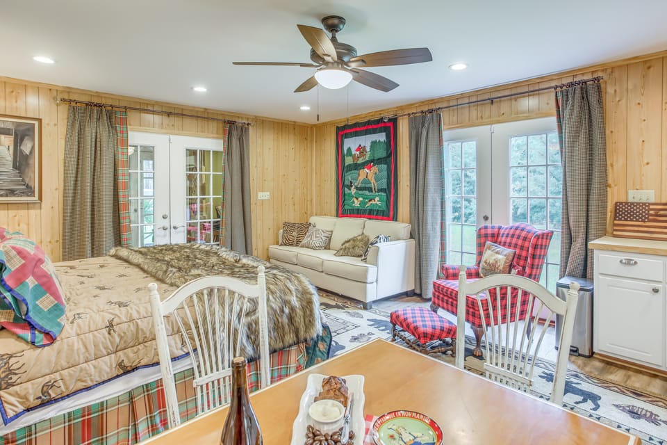 Tranquil Fairmont Studio w/ Patios - Pets Welcome! Apartment in South Carolina