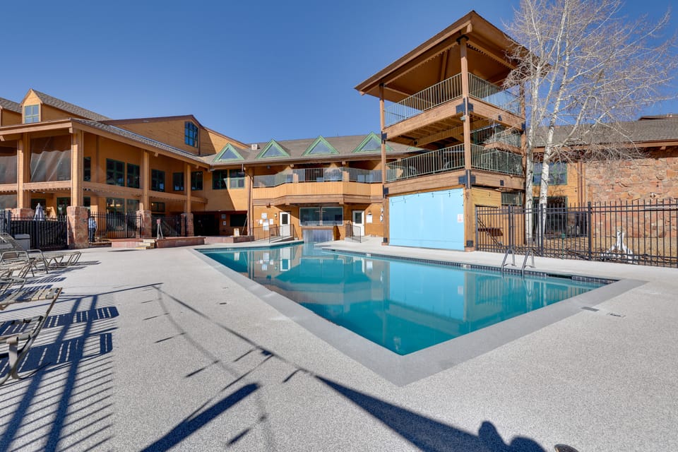 2 Mi to Granby Ranch: Dog-Friendly Studio! Apartment in Granby