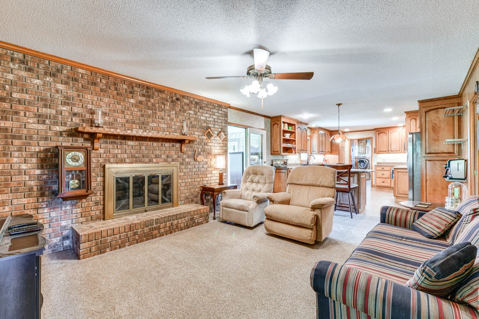 Spacious Mount Pleasant Home w/ Grill & Yard! House in North Carolina