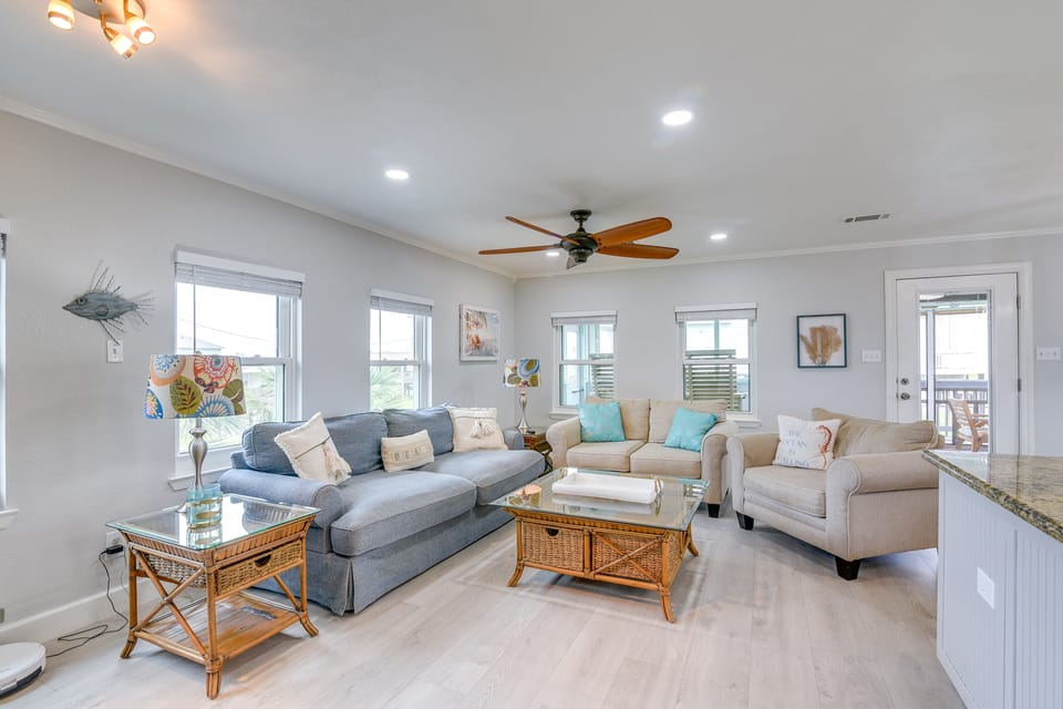 Retreat w/ Hot Tub & Fenced Yard: Walk to Beach House in Bolivar Peninsula