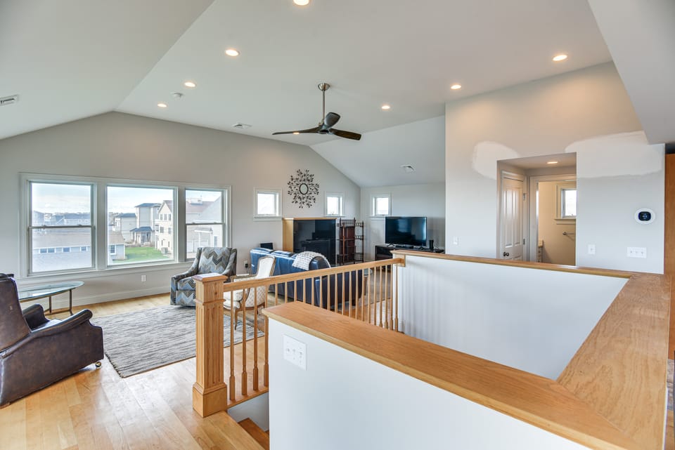 Narragansett Home w/ Scenic Views: Walk to Beach! House in Narragansett Beach