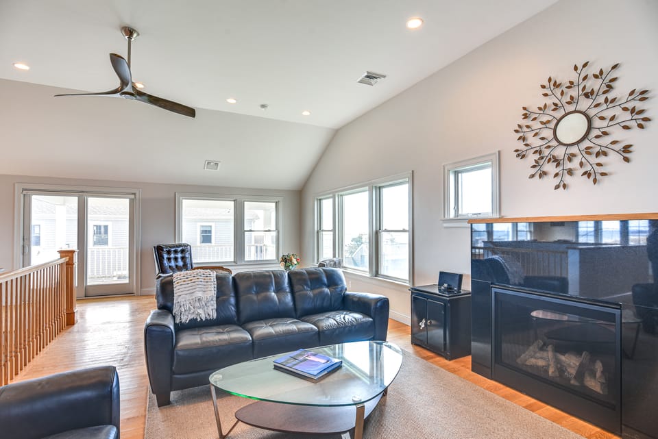 Narragansett Home w/ Scenic Views: Walk to Beach! House in Narragansett Beach