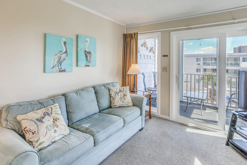 Walk to Beach: Myrtle Beach Condo w/ Pool Access! Apartment in South Carolina