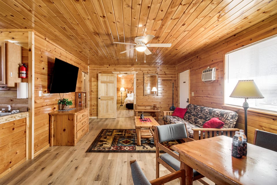 'Glowacki's Lodge' Mille Lacs Lake Group Getaway! House in Minnesota