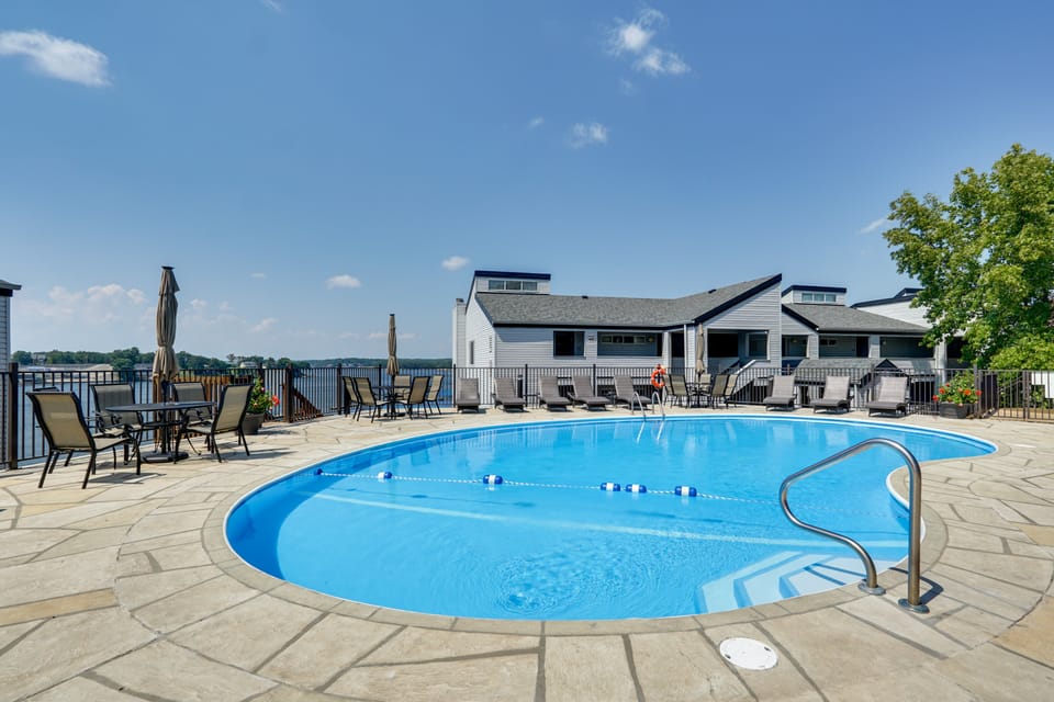 Lakefront Retreat w/ Community Pool in Osage Beach Apartment in Osage Beach