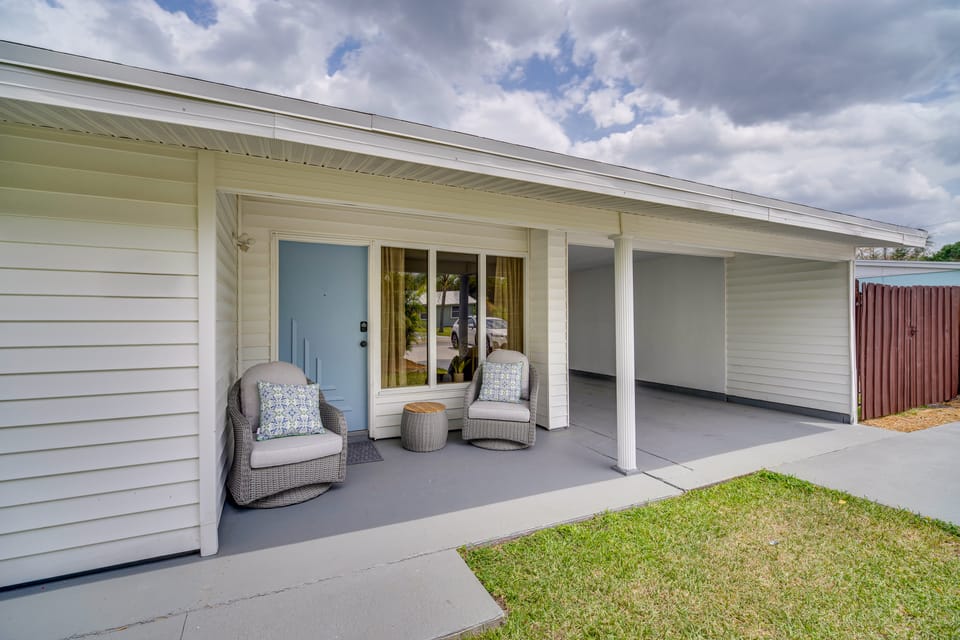 Vero Beach Vacation Rental ~ 3 Mi to the Ocean! Apartment in Vero Beach