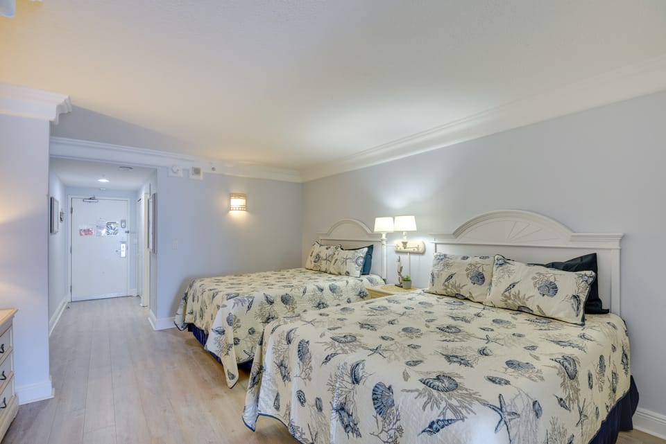 Daytona Beach Studio Condo w/ Ocean Views! Apartment in Holly Hill