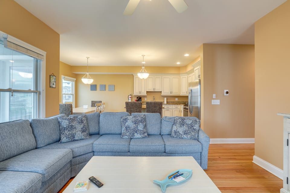 Long Beach Island Townhome w/ Rooftop Deck & Grill Apartment in North Beach Haven