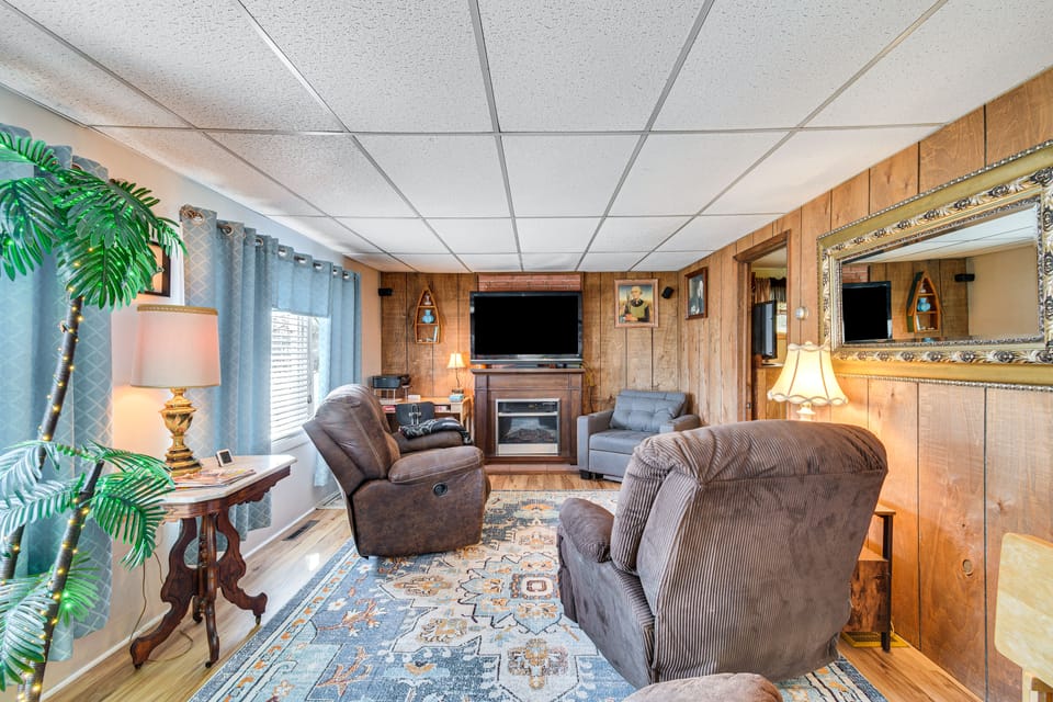 Waterfront Wolcott Vacation Rental w/ Deck & Views Cottage in New York
