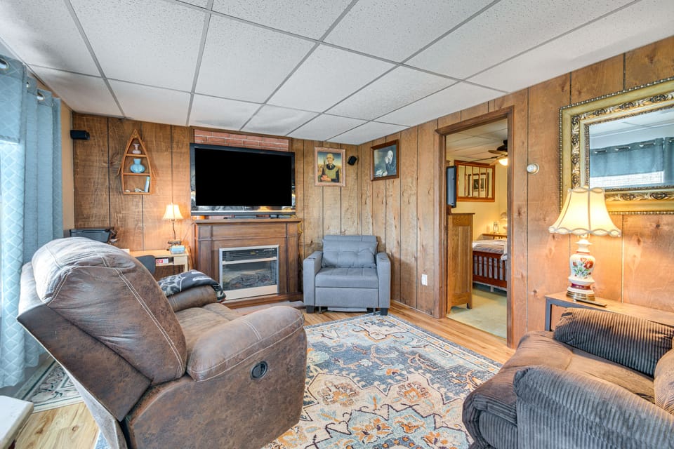 Waterfront Wolcott Vacation Rental w/ Deck & Views Cottage in New York