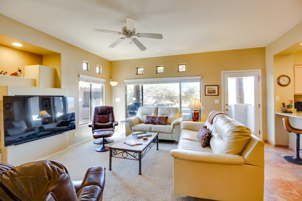 Oro Valley Condo w/ Community Pool: Near Hiking! Apartment in Oro Valley