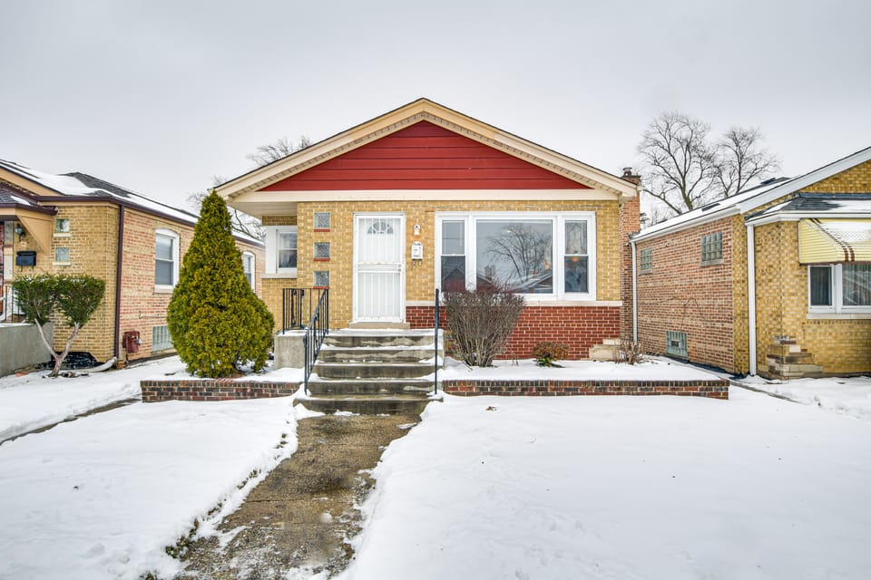 Home w/ Fenced Backyard in Chicago! House in Calumet Park
