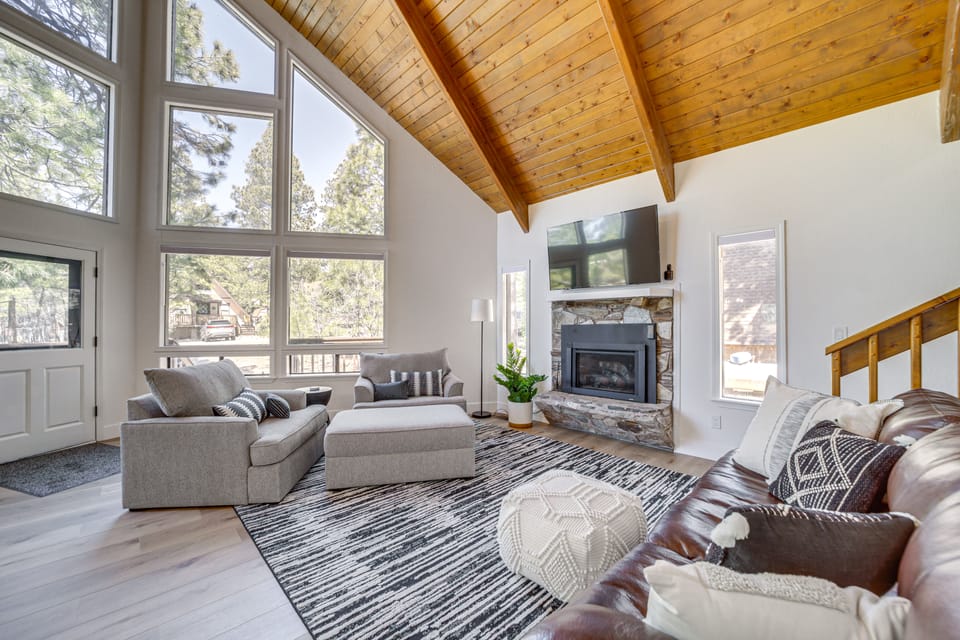 Family Friendly: Modern Cabin in Munds Park! House in Munds Park