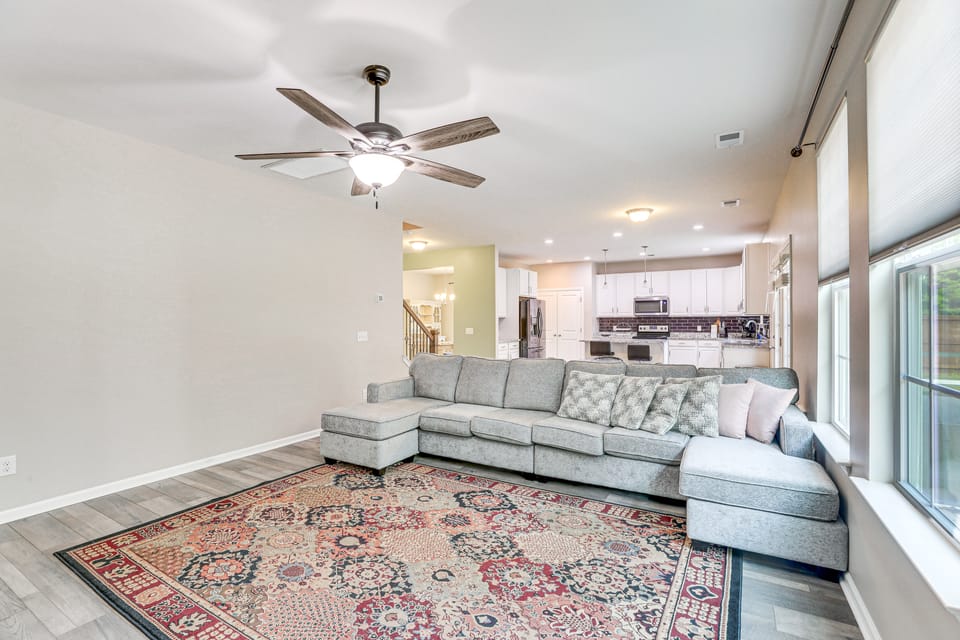 Pet-Friendly Ladson Home: 23 Mi to Charleston! House in Goose Creek