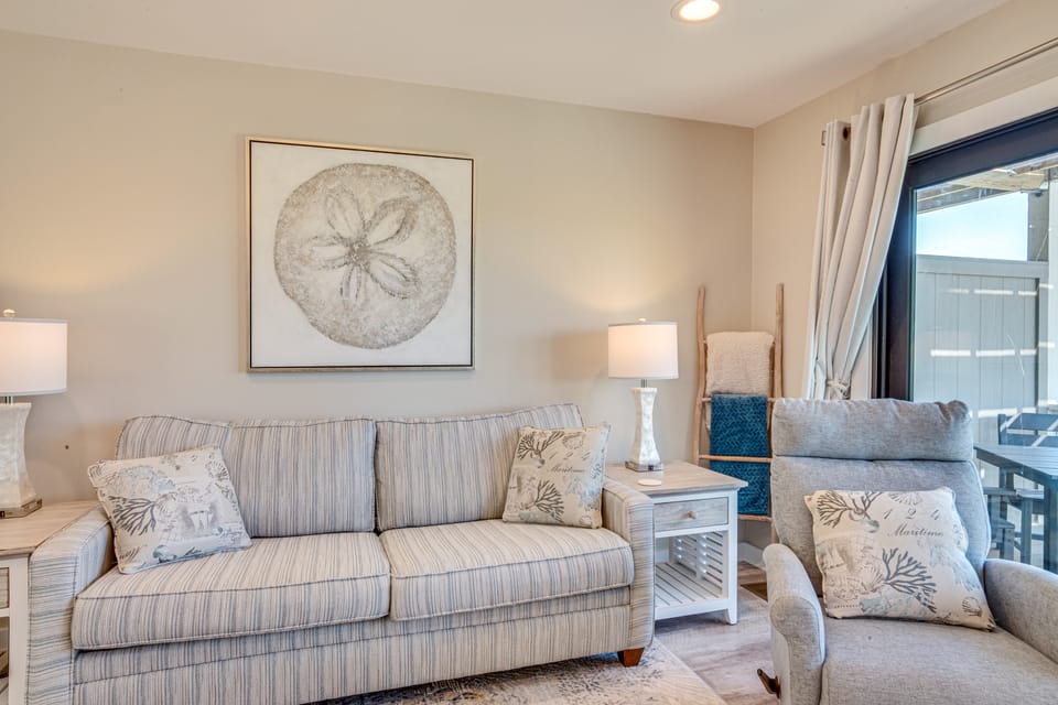 St Helena Island Condo w/ Beach Views & Porch! Apartment in South Carolina