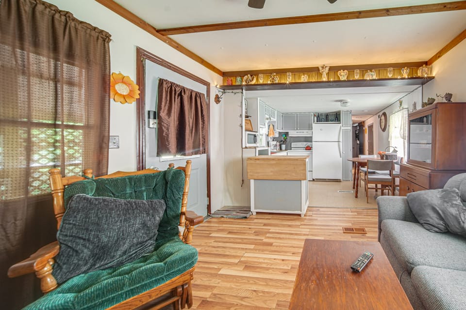 Andover Home Near State Park w/ Patio & Yard! House in Lake Erie