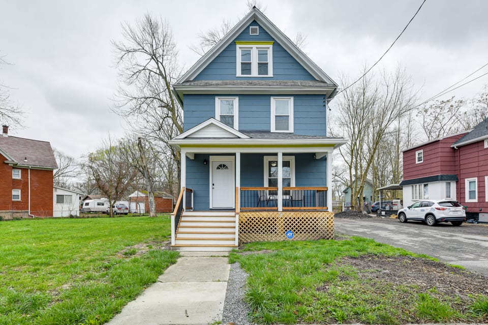 Charming Home - 2 Mi to Niagara Falls State Park! House in Niagara Falls