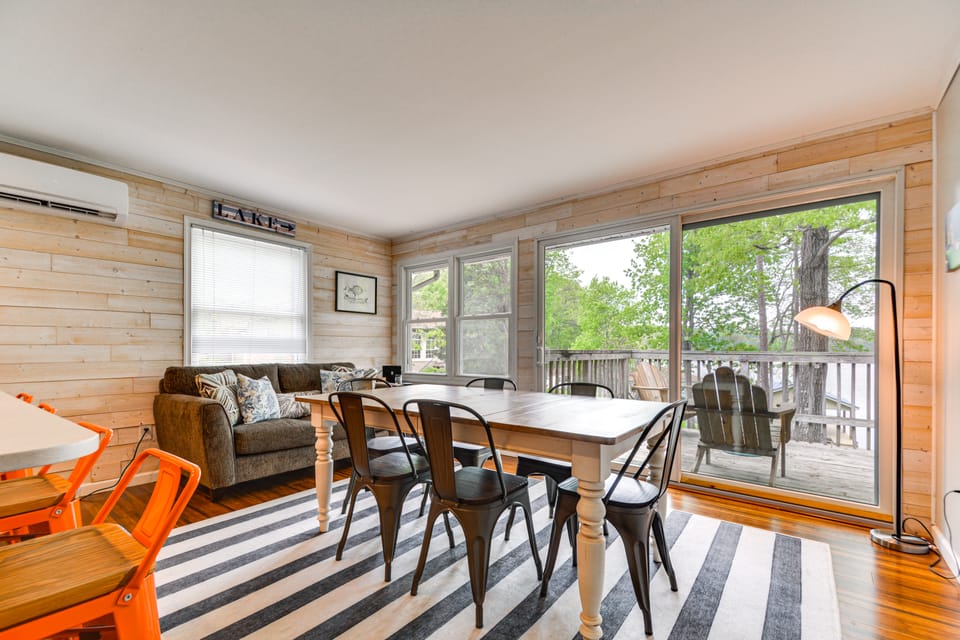 Lakefront Leasburg Home w/ Dock & Views! House in North Carolina