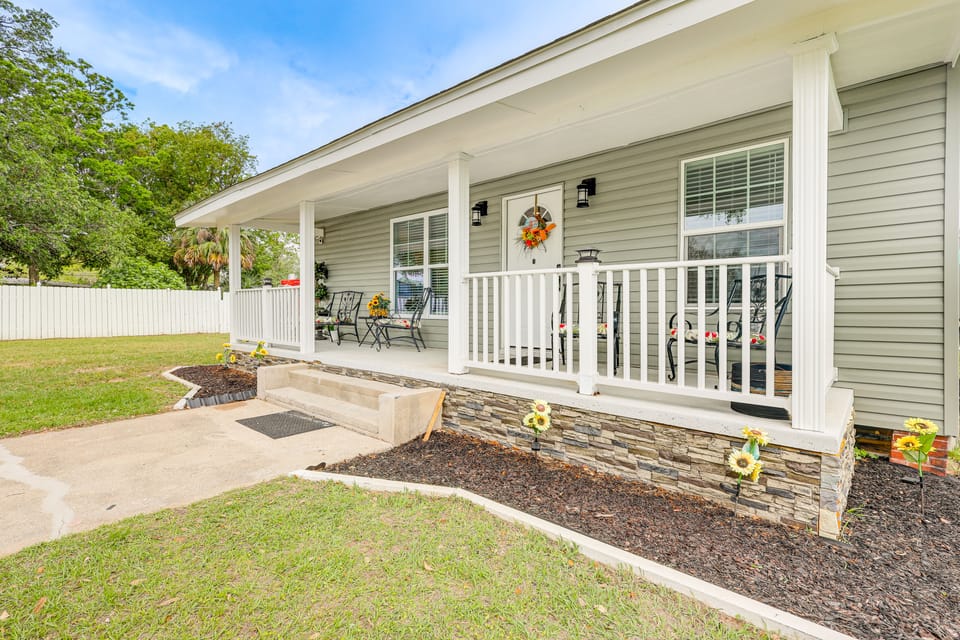 Pensacola Home on 1 Acre w/ Large Yard & Grill! House in Alabama