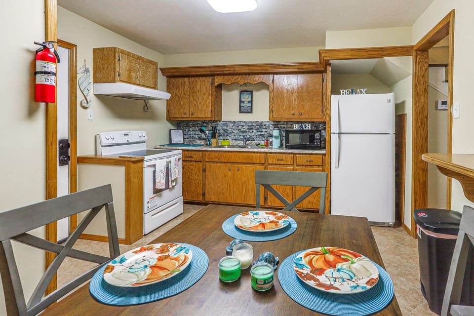 2 Mi to Stewart Beach: Galveston Townhome Apartment in Galveston Island
