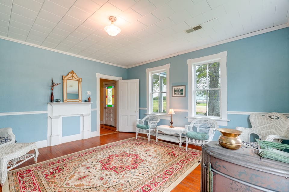 Spacious Owensville Getaway w/ Winery On-Site! House in Ozark Mountains