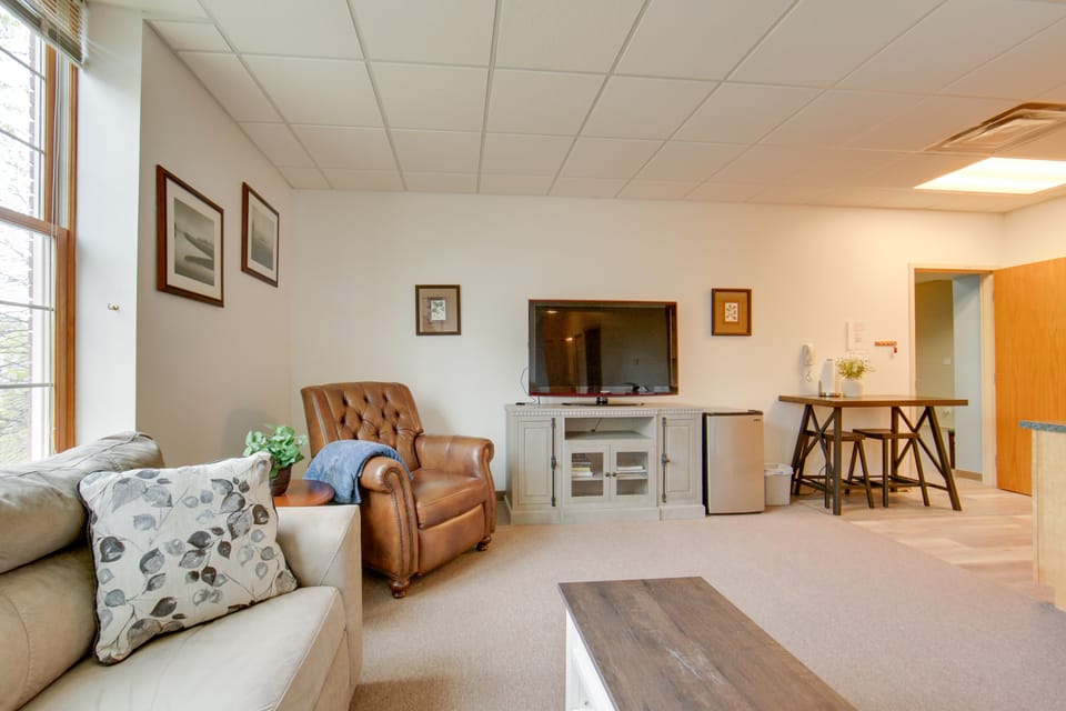 1 Mi to Allegheny River: Cozy Apt w/ Shared Patio! Apartment in Allegheny River