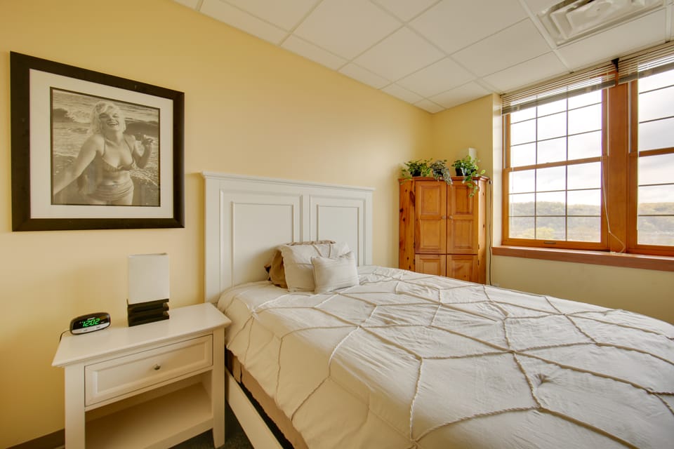 Day Trip to Pittsburgh: Comfy New Kensington Apt! Apartment in Allegheny River