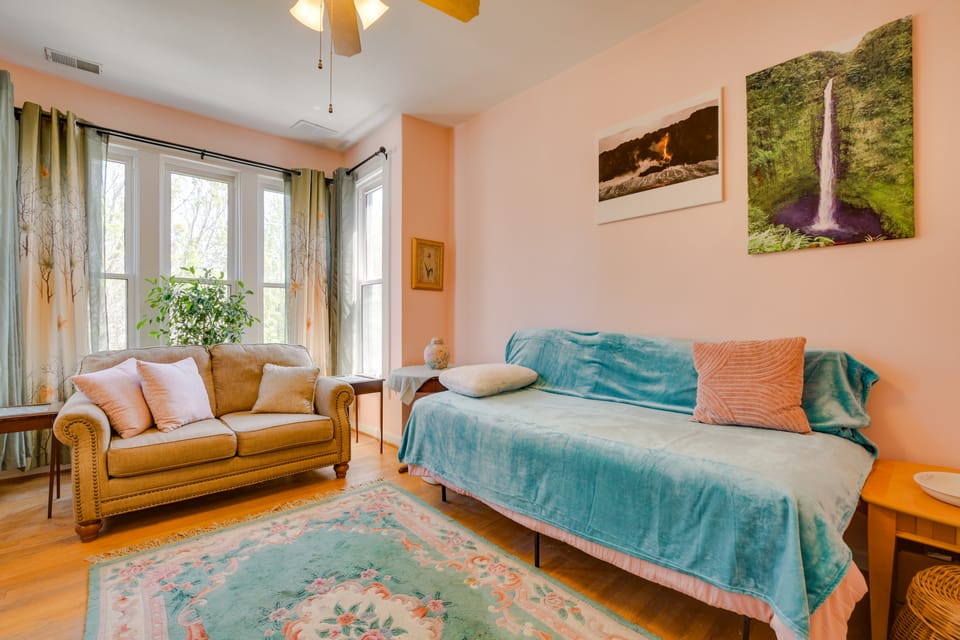 Chicago Apt: Walk to Logan Square Apartment in Chicago