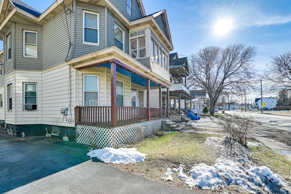 Schenectady Vacation Rental ~ 18 Mi to Albany! Apartment in Rotterdam