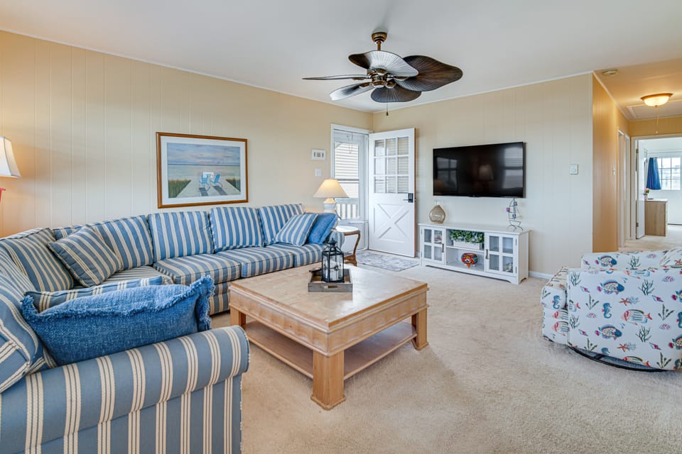 Walk to Beach: Ocean City Home w/ Deck & Views! Apartment in Ocean City