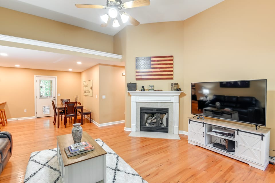 Cozy Hermitage Home w/ Deck: 11 Mi to Nashville! House in Hermitage