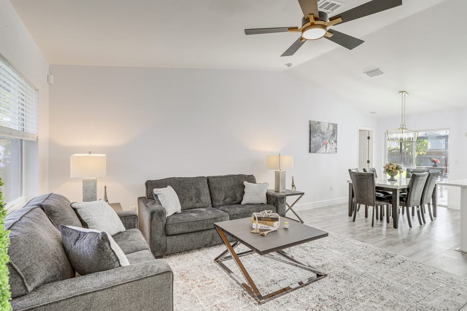 Screened Patio & Private Pool: Roomy Largo Home House in Largo