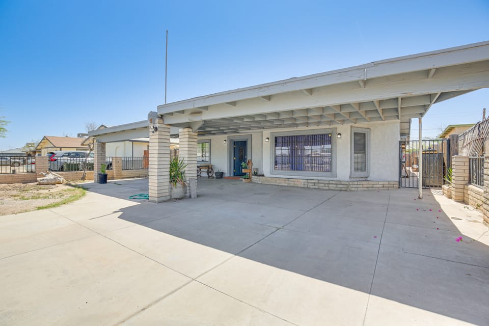 El Centro Retreat Near Local Parks & Golf Courses House in El Centro