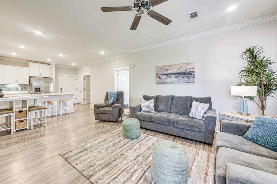 Gorgeous Calabash Condo w/ Balcony & Pool Access! Apartment in South Carolina