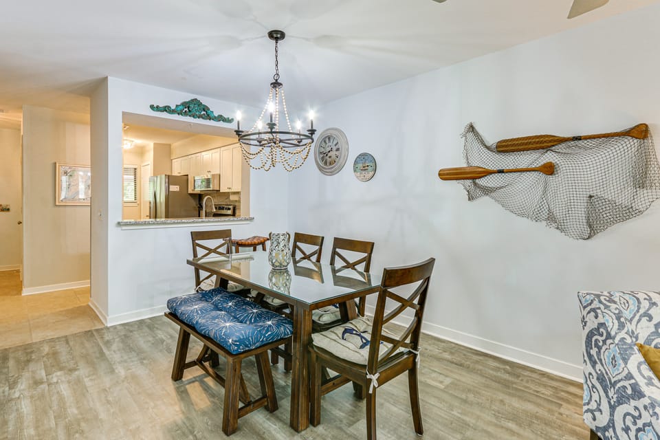 Walk to Beach: Bright Hilton Head Island Villa! Villa in Hilton Head Island