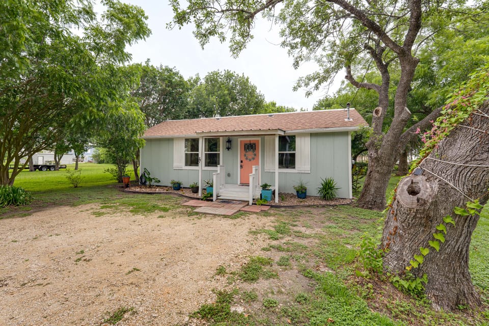 Walk to Boat Ramp: Newly Remodeled Seadrift Home! House in Texas
