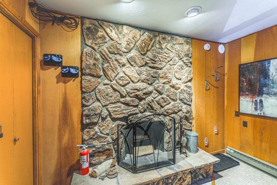 Easy Resort Access: Angel Fire Adventure Condo! Apartment in Angel Fire