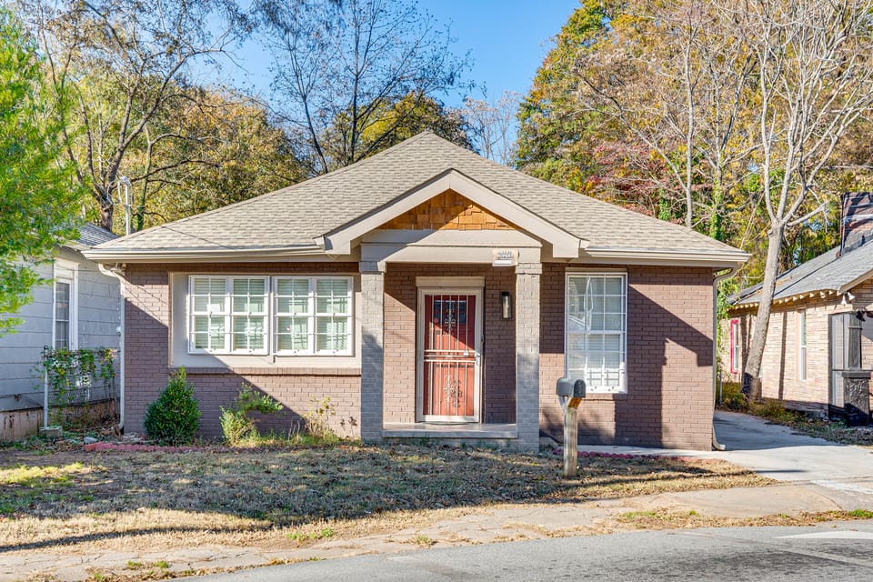 Unbeatable Hub 1 Mi to Mercedes-Benz Stadium, Dtwn House in Atlanta