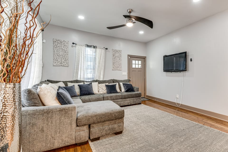 Unbeatable Hub 1 Mi to Mercedes-Benz Stadium, Dtwn House in Atlanta