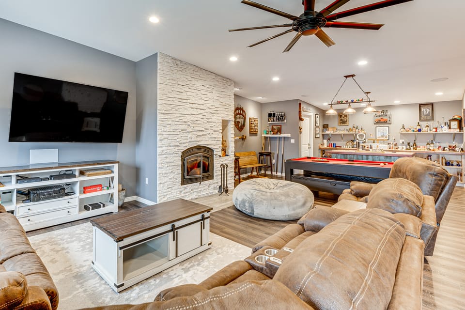 Florissant Home w/ Hot Tub, Putting Green & Views! House in Colorado