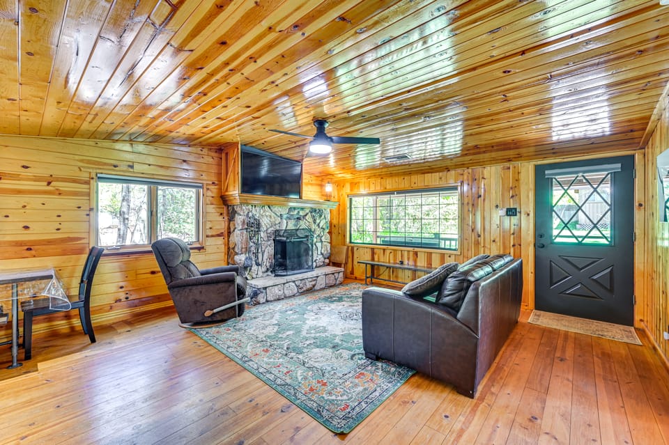 Hike & Snow Play! Creekside Cabin in Payson House in Gila County